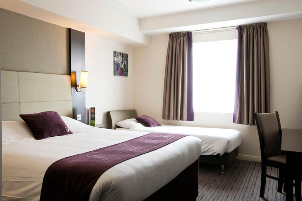 Premier Inn Wirral - Heswall Kültér fotó